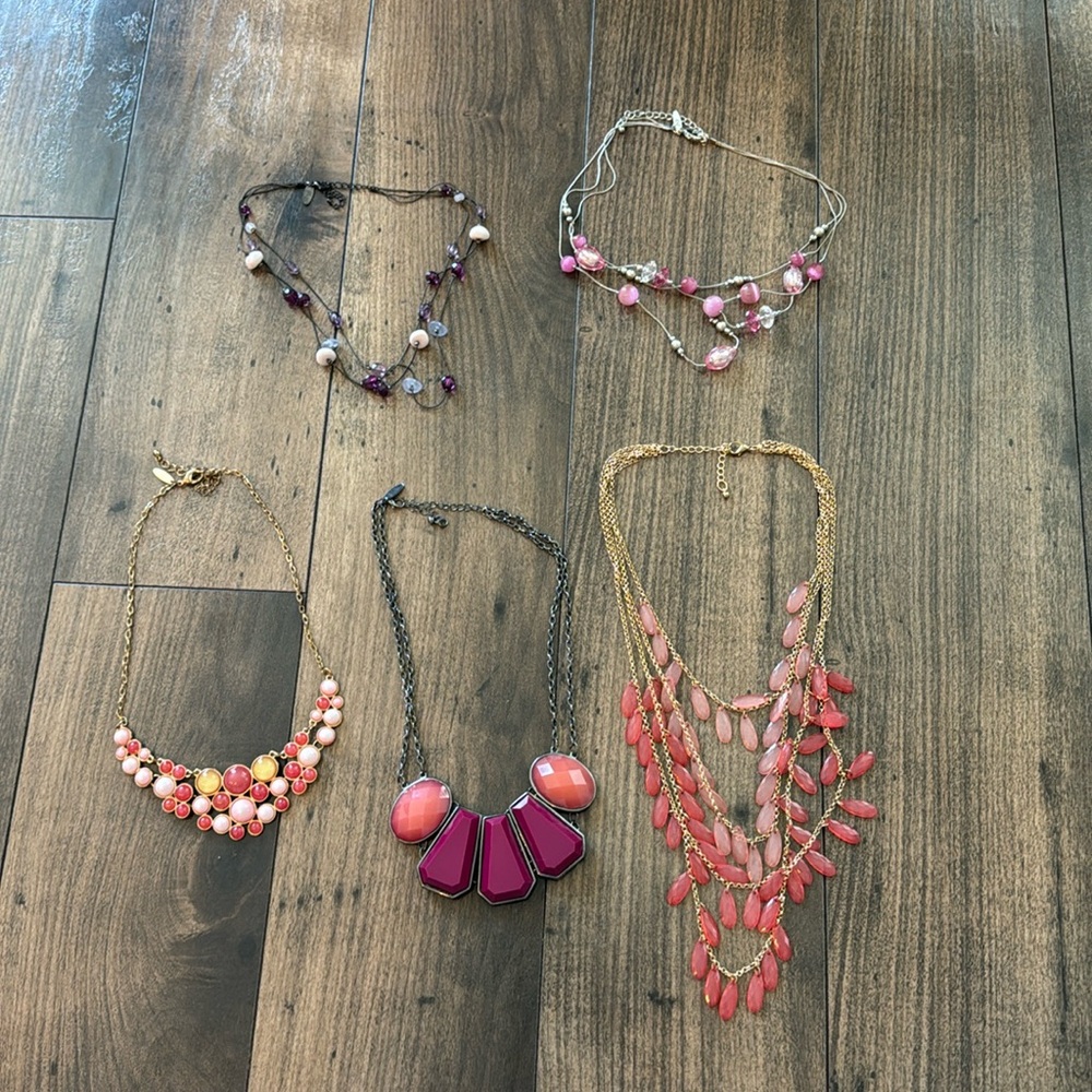 costume jewelry necklaces